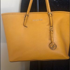 Michael Kors Jetsetter Tote